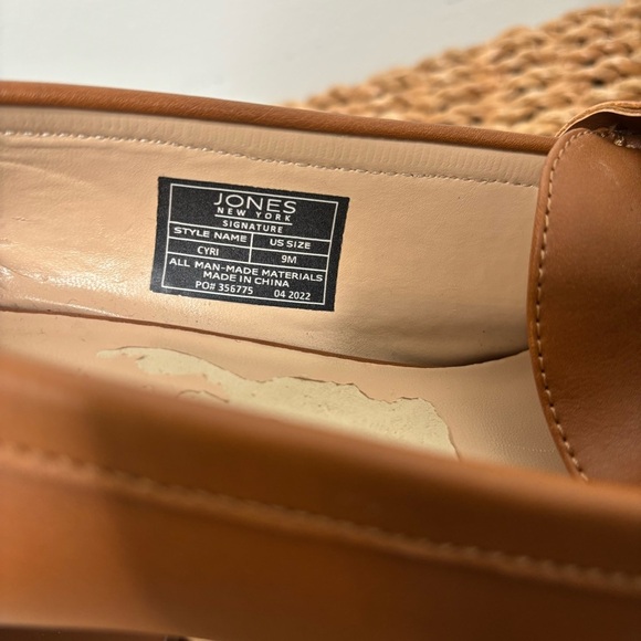 Jones New York Cyri Heeled Loafer Pumps | Women’s 9M Tan Block Heel Chain Detail - Picture 4 of 12